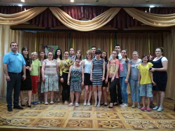 Курсанти та студенти ННІ №3 привітали підшефних