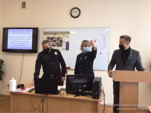 Проблемні питання в роботі з депутатськими й  адвокатськими запитами обговорили на бінарному занятті