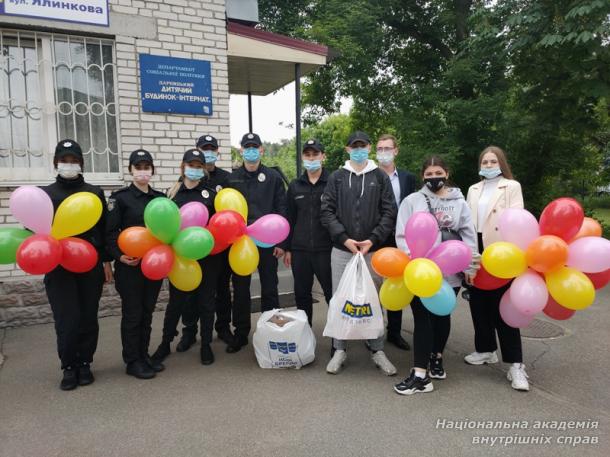 Колектив ННІ № 3 НАВС привітав підшефних із Міжнародним днем захисту дітей 