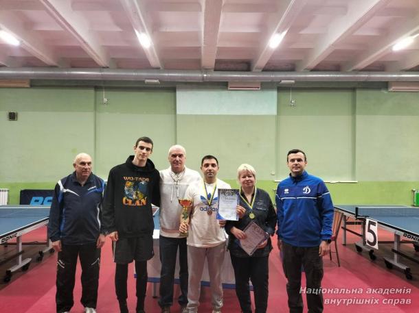Перемога збірної команди академії з настільного тенісу