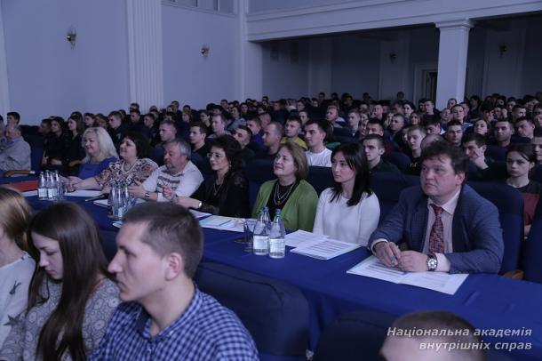 Перший  в історії академії творчий конкурс «Золотий мікрофон»