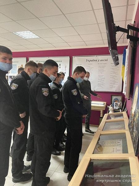 Кураторська година: курсанти ННІ № 3 НАВС відвідали музей-студію «Сила патріотизму» 