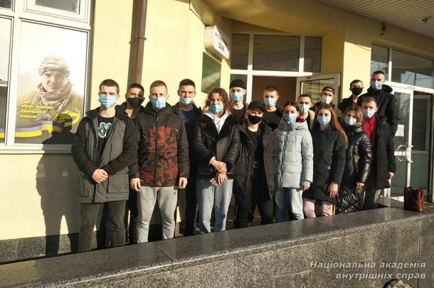 Курсанти ННІ № 3 продовжують знайомство з експозиціями музею-студії  «Сила патріотизму» 