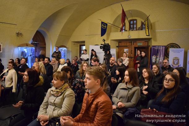 «Арт_Примиренння», або з чим ознайомлювались учасники юридичної клініки «De Jure»