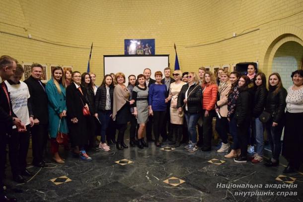 «Арт_Примиренння», або з чим ознайомлювались учасники юридичної клініки «De Jure»