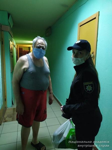 Волонтери НАВС допомогли доставити 1339 продовольчих наборів дарничанам