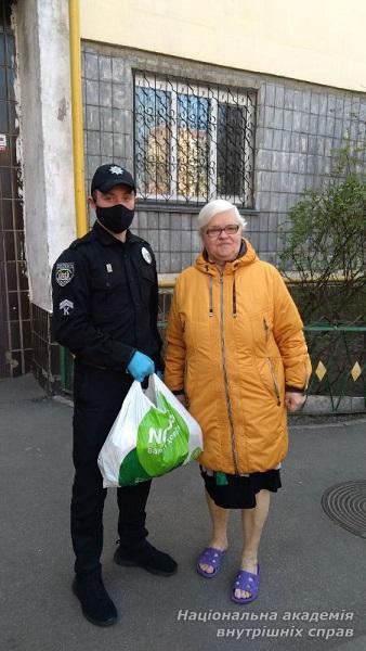 Волонтери НАВС допомогли доставити 1339 продовольчих наборів дарничанам