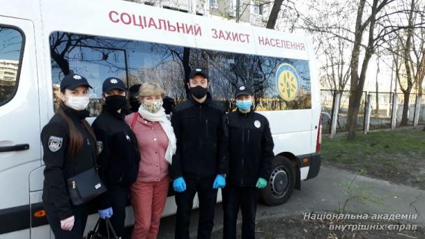 Волонтери НАВС допомогли доставити 1339 продовольчих наборів дарничанам