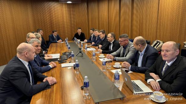 Обмін досвідом: проректор НАВС Олег Тарасенко взяв участь у візиті до Литви в межах реформування сектору цивільної безпеки