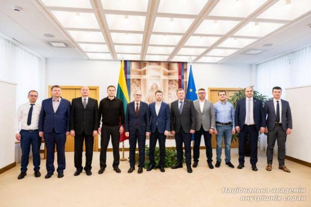  Обмін досвідом: проректор НАВС Олег Тарасенко взяв участь у візиті до Литви в межах реформування сектору цивільної безпеки