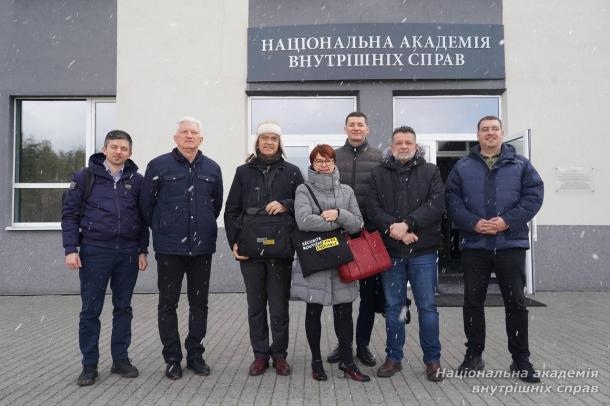 Офіційна делегація з питань дорожнього руху Міністерства внутрішніх справ Франції  відвідала автошколу Національної академії внутрішніх справ