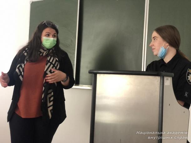 Ораторське мистецтво як важливий інструмент розвитку комунікативних здібностей працівників правоохоронних органів