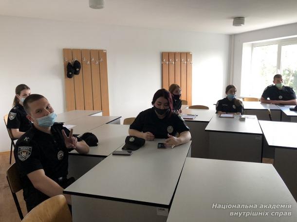 Ораторське мистецтво як важливий інструмент розвитку комунікативних здібностей працівників правоохоронних органів