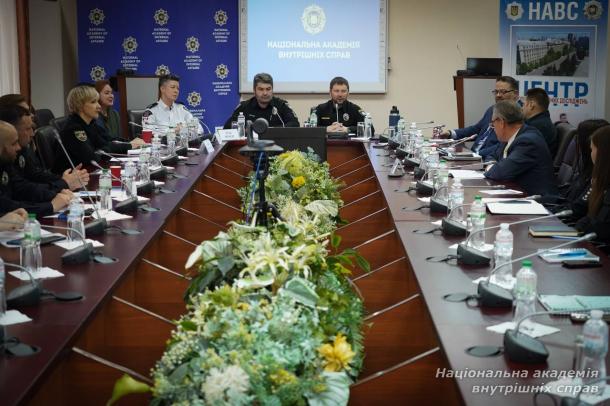  Обмін міжнародним досвідом: у Національній академії внутрішніх справ відбувся практичний семінар за участю поліграфологів Канадської кінної поліції