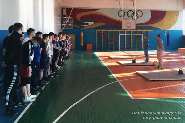 Змагання з гирьового спорту в ННІ № 2 НАВС