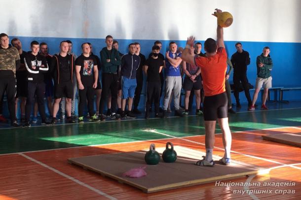 Змагання з гирьового спорту в ННІ № 2 НАВС