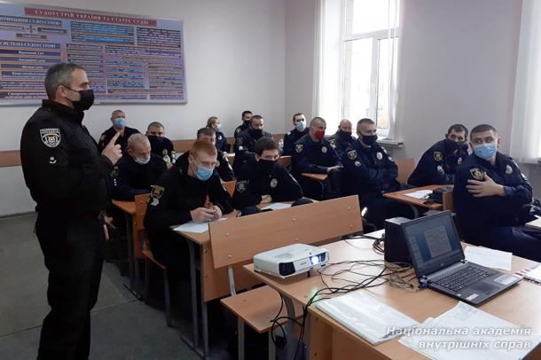Проблемні питання в роботі підрозділів конвойної служби: з досвіду практика