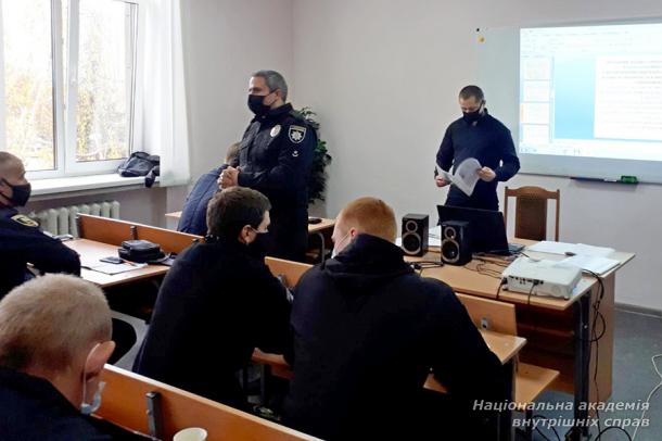 Проблемні питання в роботі підрозділів конвойної служби: з досвіду практика
