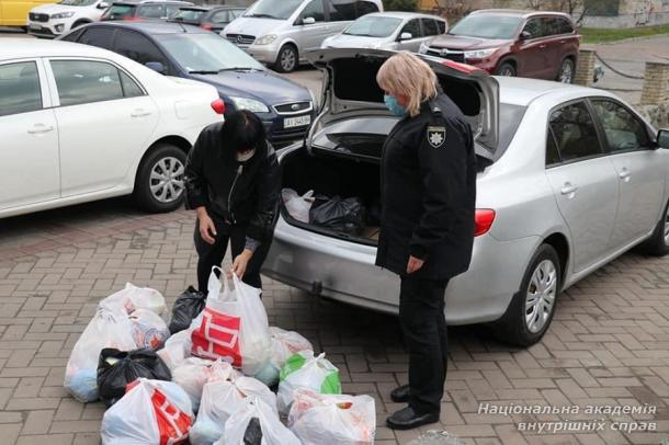 Колектив кафедри кримінального права долучився до волонтерського руху