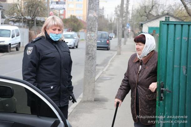 Колектив кафедри кримінального права долучився до волонтерського руху
