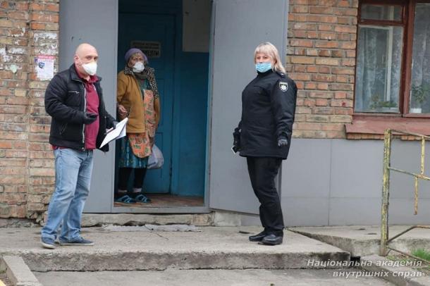 Колектив кафедри кримінального права долучився до волонтерського руху