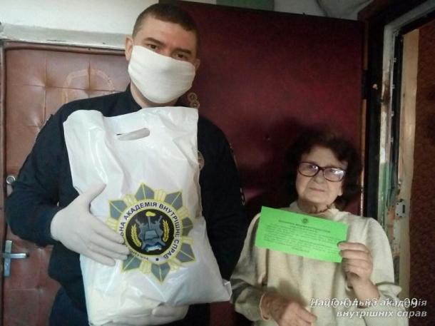 Участь науково-педагогічних працівників ННІ № 2 НАВС у волонтерській діяльності
