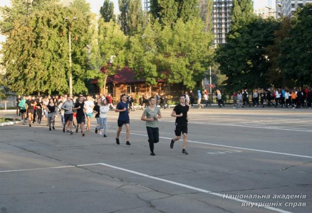 Ранкова зарядка з перемінним особовим складом ННІ № 3 НАВС