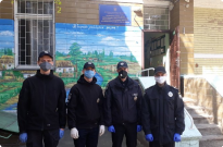 З початку тижня волонтери НАВС доставили понад 300 продовольчих наборів мешканцям лівобережжя столиці Фото