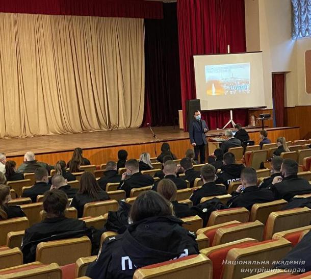 Колектив ННІ № 3 НАВС ушанував ліквідаторів наслідків аварії  на Чорнобильській АЕС 