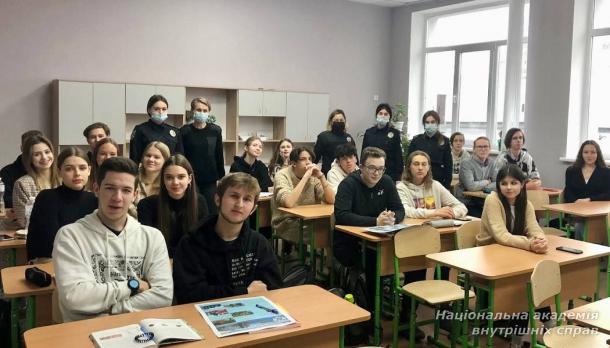Триває профорієнтаційна робота  кафедри кримінального права НАВС 