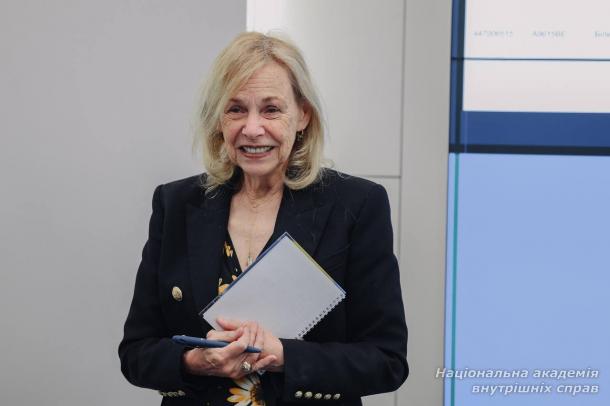 Мітці Пердью в НАВС: про освіту, війну й силу ментального здоров’я