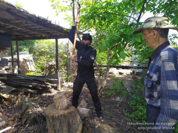 Випускники ННІ № 3 НАВС долучилися до загальноакадемічної акції  «Рука допомоги»