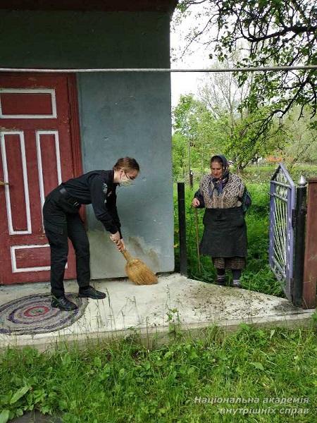Випускники ННІ № 3 НАВС долучилися до загальноакадемічної акції  «Рука допомоги»