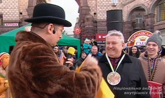Перемога Народного ансамблю пісні і танцю НАВС в телепередачі «Караоке на майдані» (відео)