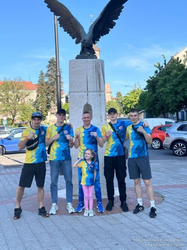 Непереможні