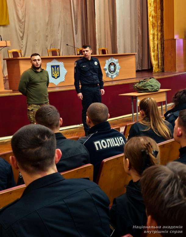 Зустріч з випускником академії в межах військово-патріотичного виховання