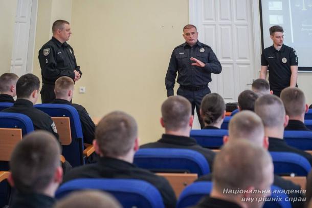 Цифрова експертиза, реагування на інциденти та протидія кіберзагрозам: у НАВС відбулася практико орієнтована лекція для курсантів