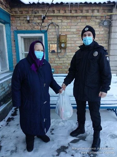 «Рука допомоги» від волонтерів ННІ № 3 НАВС