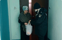 «Рука допомоги» від волонтерів ННІ № 3 НАВС Фото