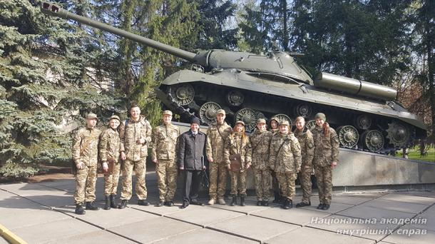 На навчання до Київського бронетанкового заводу