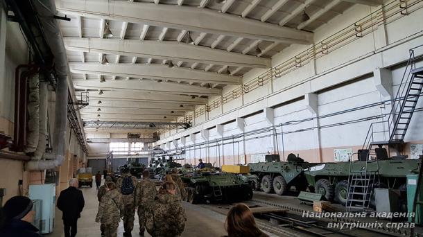 На навчання до Київського бронетанкового заводу