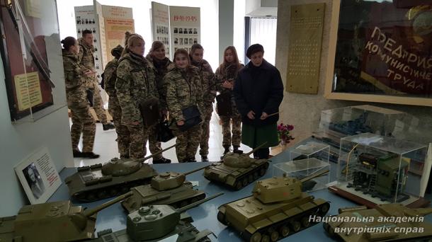На навчання до Київського бронетанкового заводу