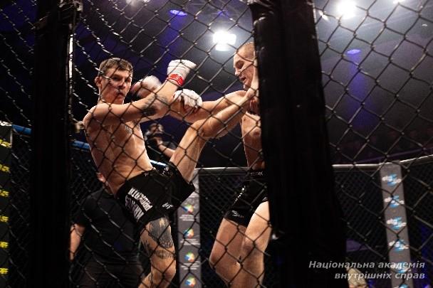 Курсант академії виграв черговий професійний бій з панкратіону