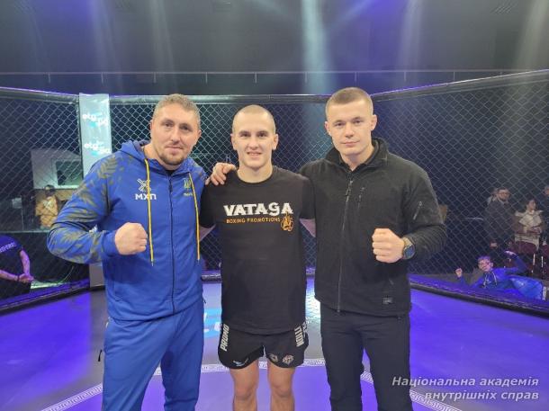 Курсант академії виграв черговий професійний бій з панкратіону