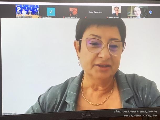 Три питання фахівцю: шлях від практики до науки