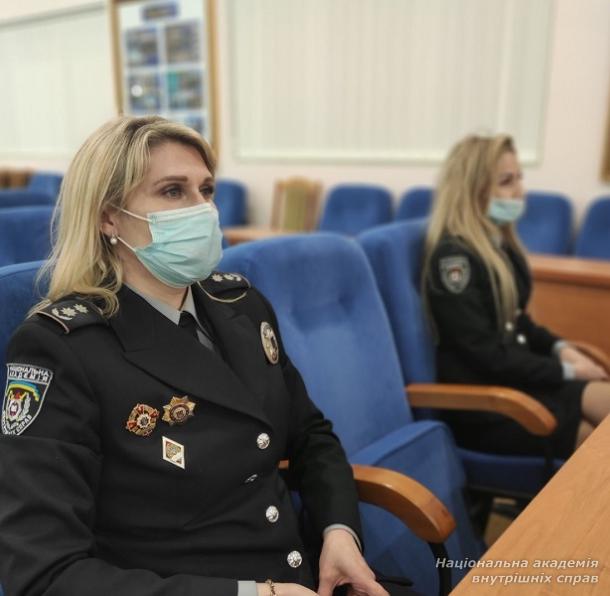 Три питання фахівцю: шлях від практики до науки