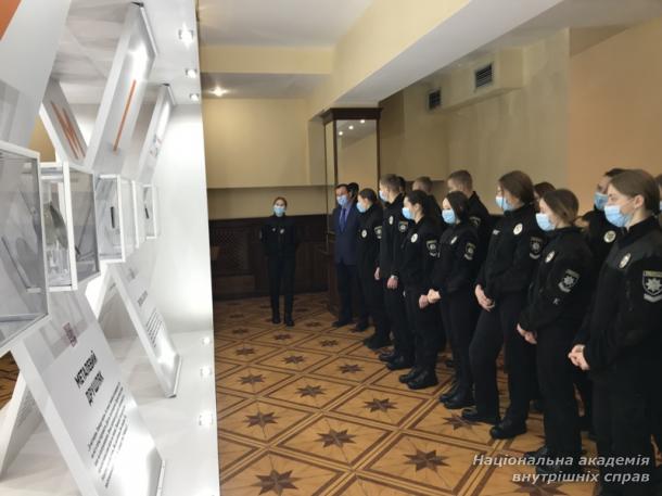 Інсталяція-виставка в ННІ № 3 НАВС «Річ у тім…»