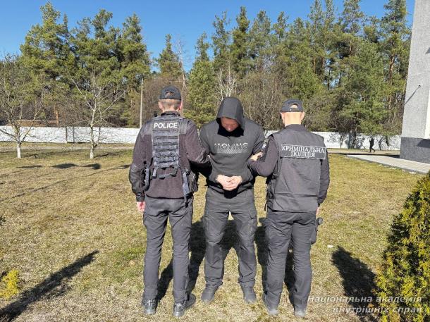 Інноваційні методи підготовки: курсанти НАВС відпрацьовували тактику протидії торгівлі людьми в умовах, наближених до реальних