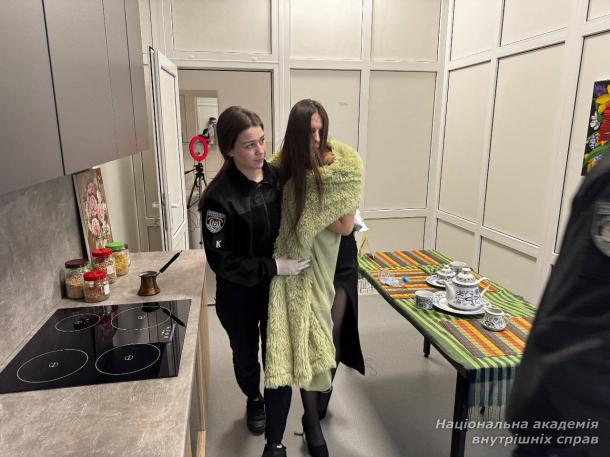 Інноваційні методи підготовки: курсанти НАВС відпрацьовували тактику протидії торгівлі людьми в умовах, наближених до реальних
