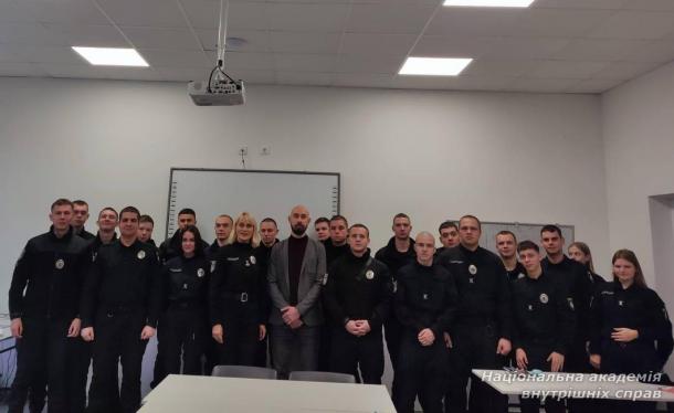 Криміналістичне дослідження вогнепальної зброї та боєприпасів: сучасні можливості для майбутніх слідчих